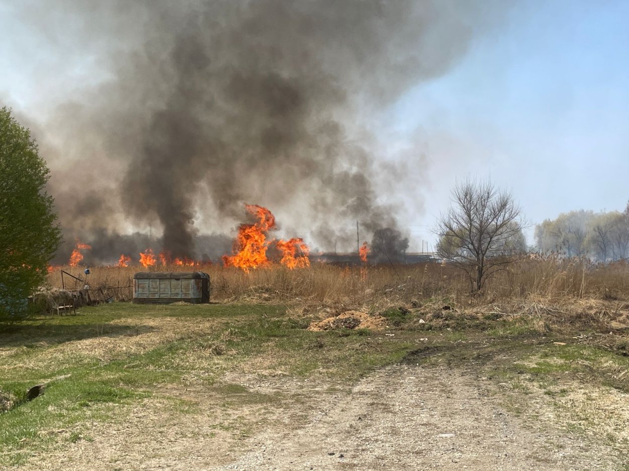 Сегодня 23.04. администрацией Спасского сельского поселения совместно с МЧС России был предотвращен пожар 